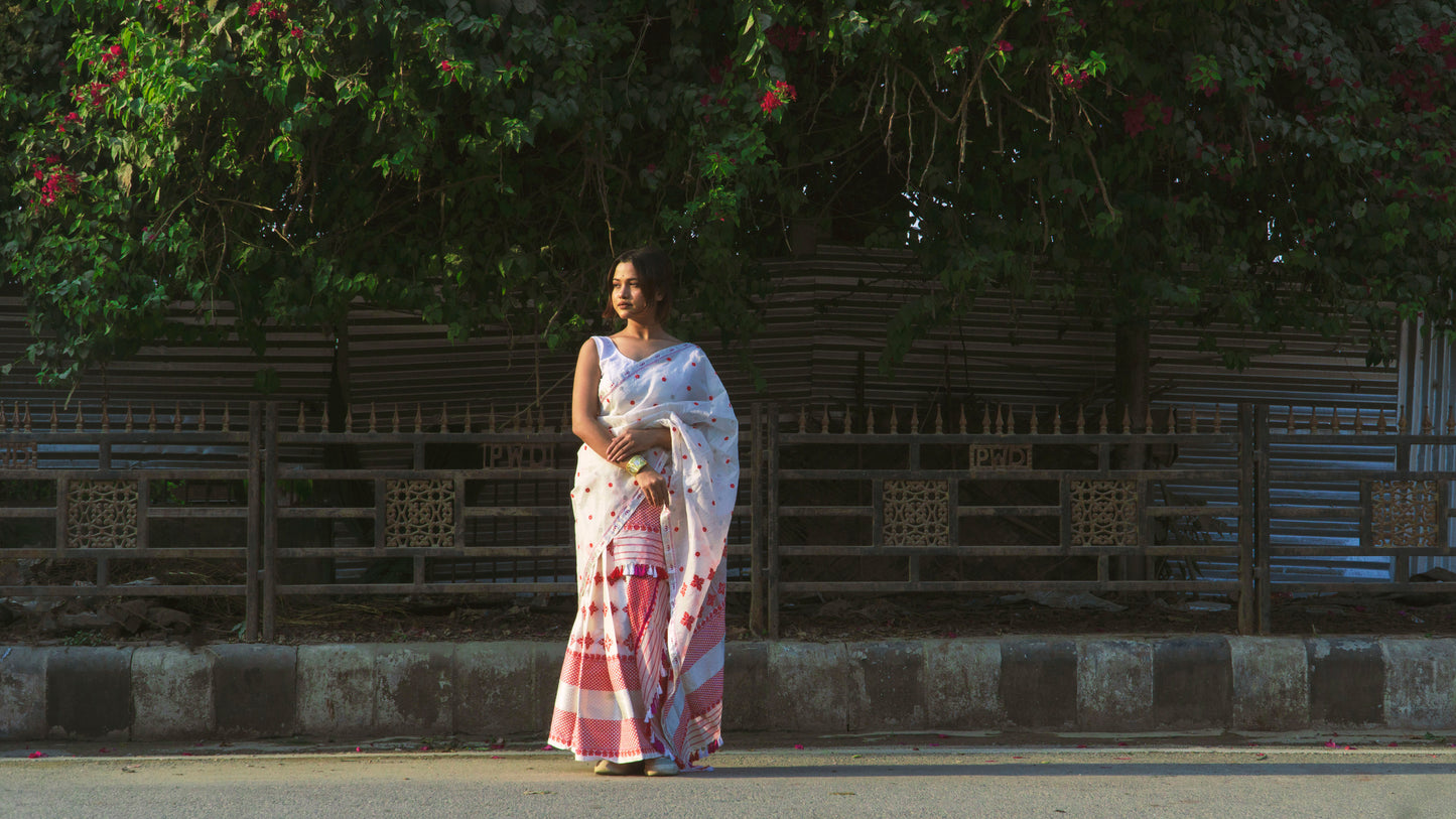 Shankha - Traditional Handwoven Assamese Mekhela Chador