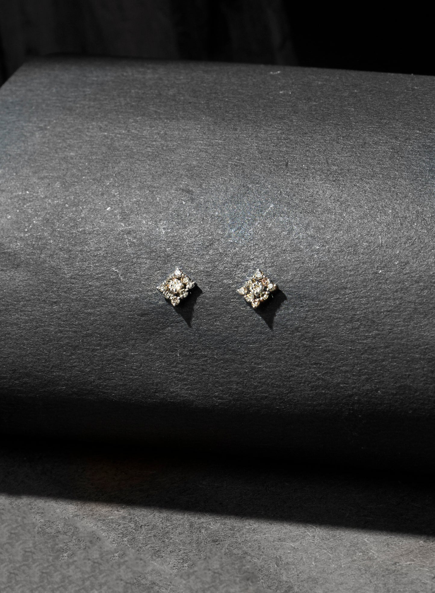 Lustrous Solitaire Diamond Stud Earring