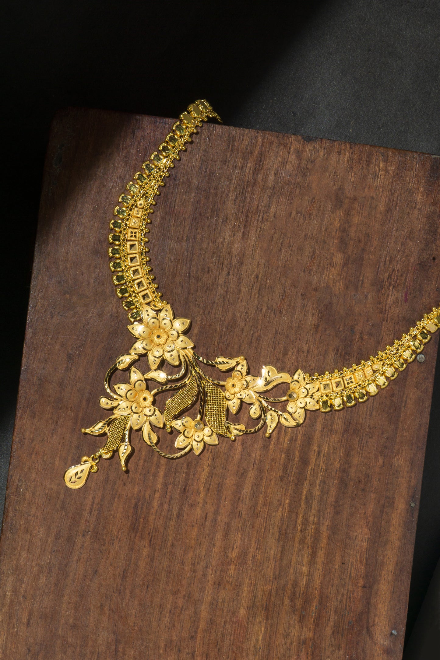 Gold Floral Bengali Bridal Necklace